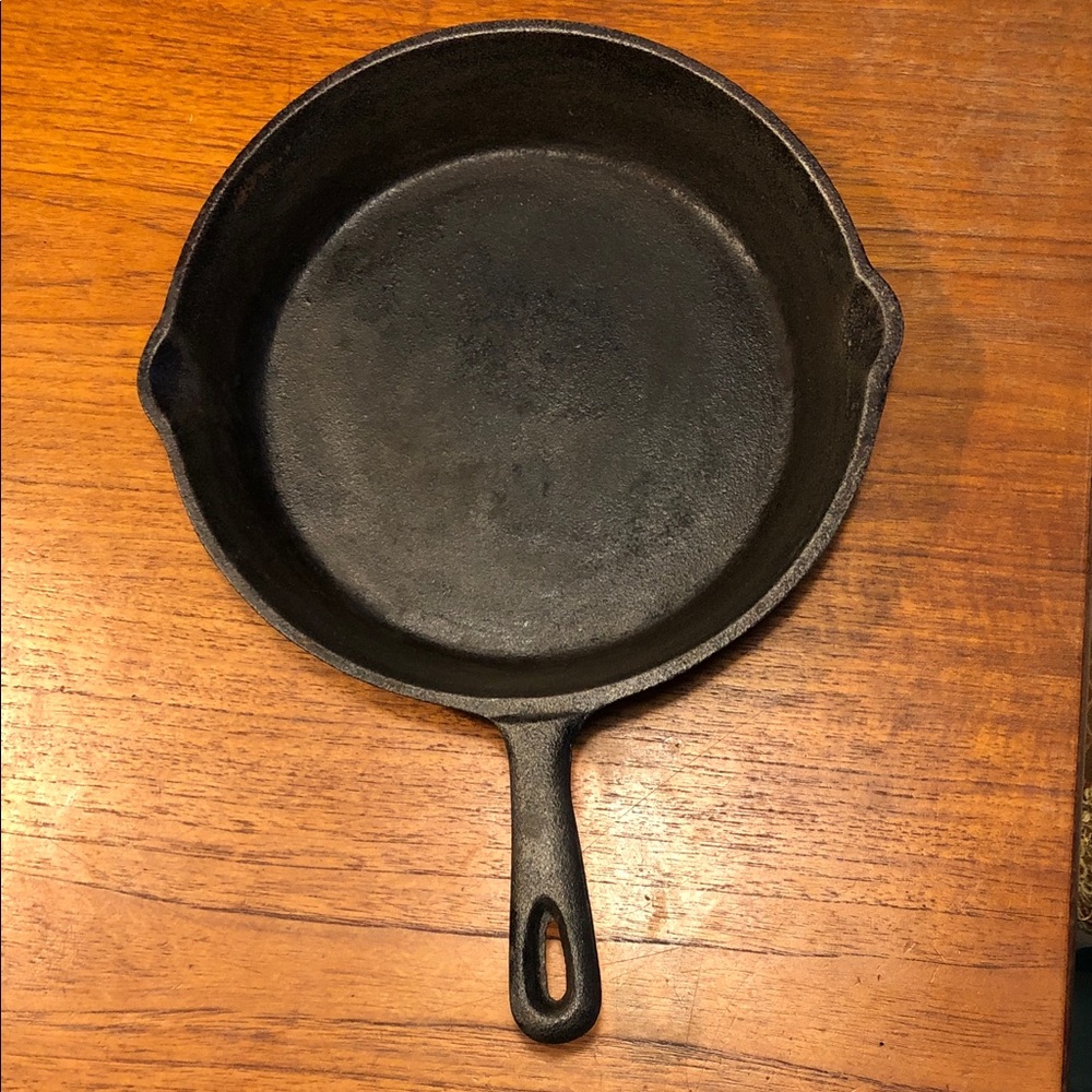 Black Cast Iron Skillet with Pour Spouts